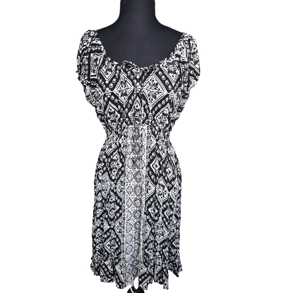 NWT Lola P. Black and White Floral Geo Print Mini Dress Size L Boho Cottagecore